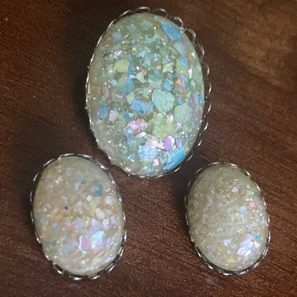 Vintage Confetti Lucite Brooch & Clip-On Earring Set